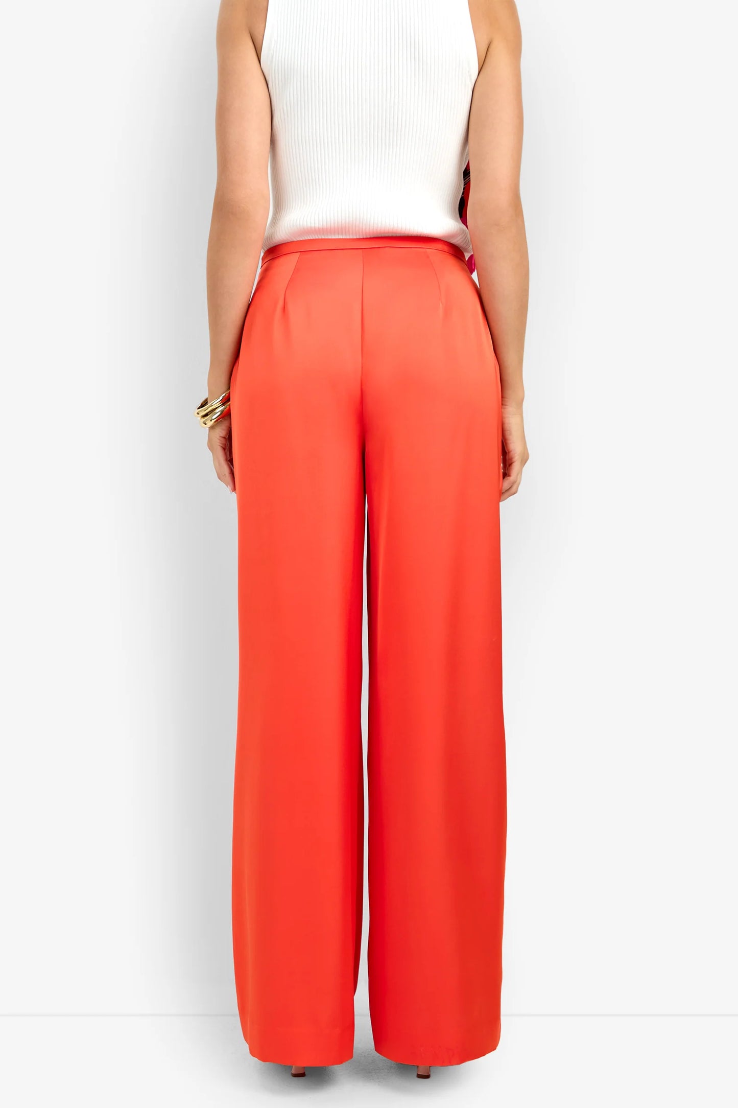 Tavia Pant