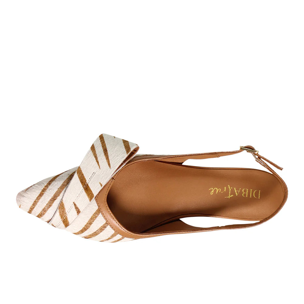 Settle Down Pointed Toe Kitten Heel