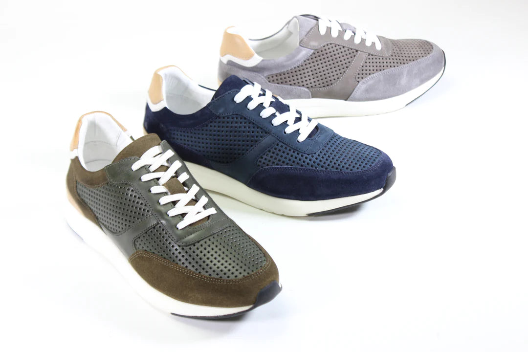Bat Tee Sneaker