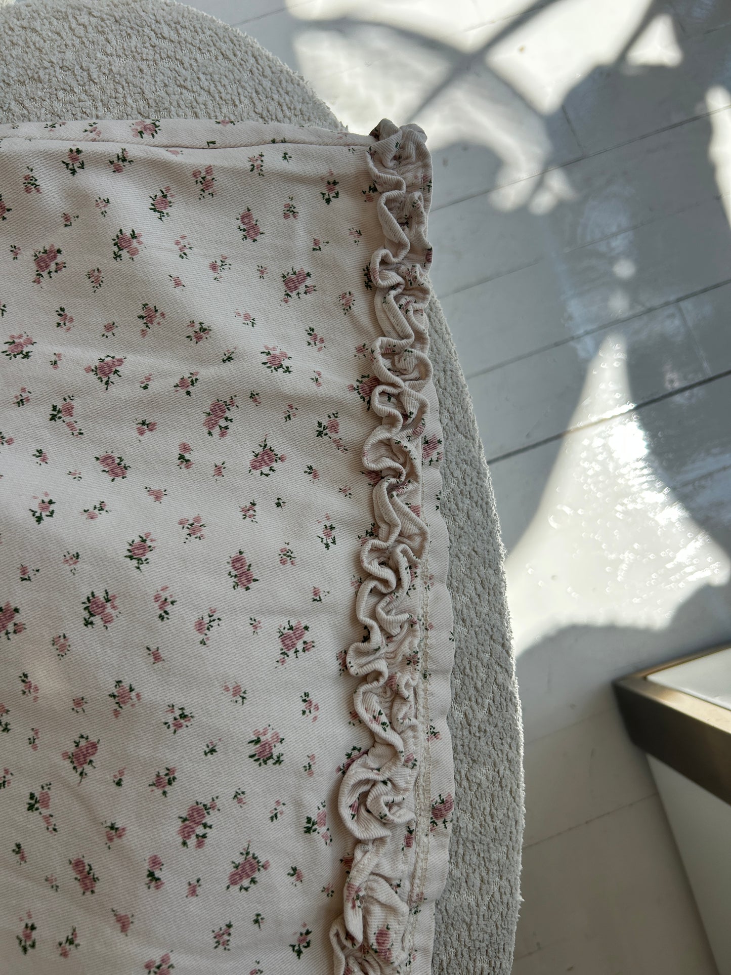 Mini Skirt w Ruffle