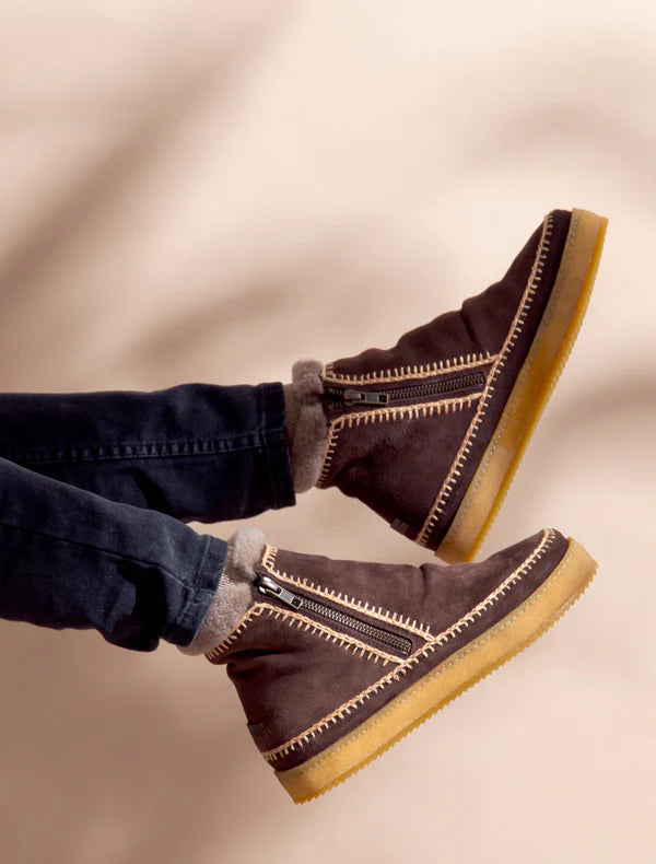 Setsu Crochet - Chocolate Suede w Beige