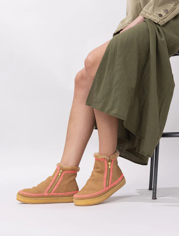Setsu Crochet - Saffron Suede w Neon Pink