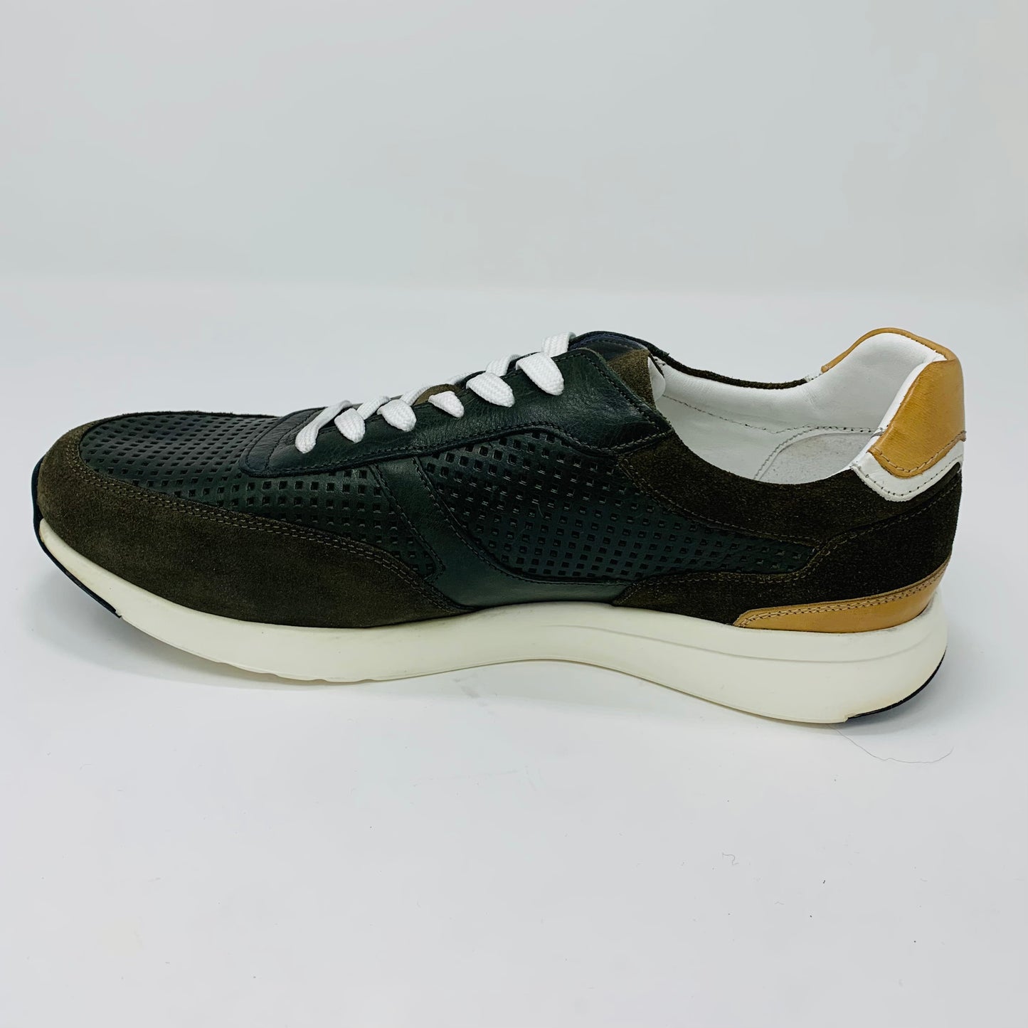 Bat Tee Sneaker