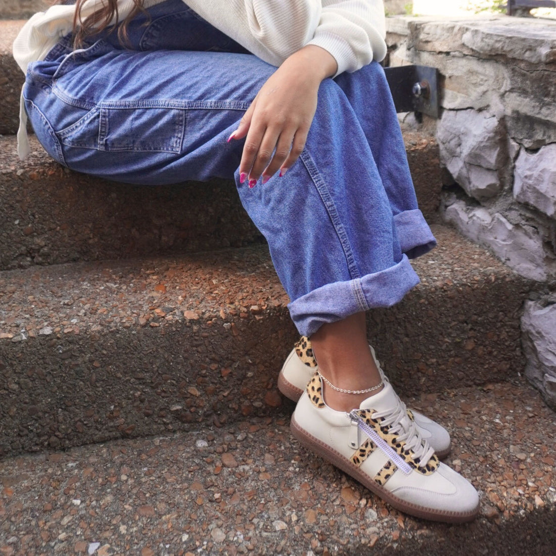 To Paz Sneaker
