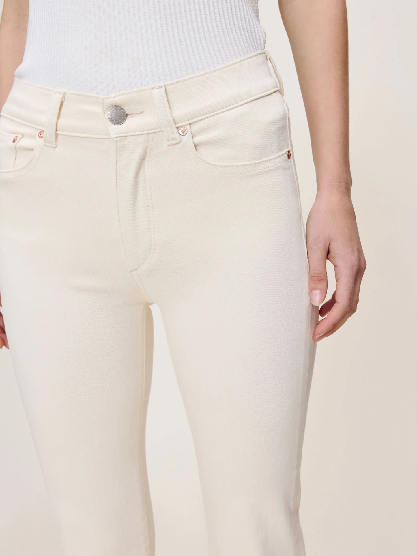 Mara Straight - Crema Cuffed
