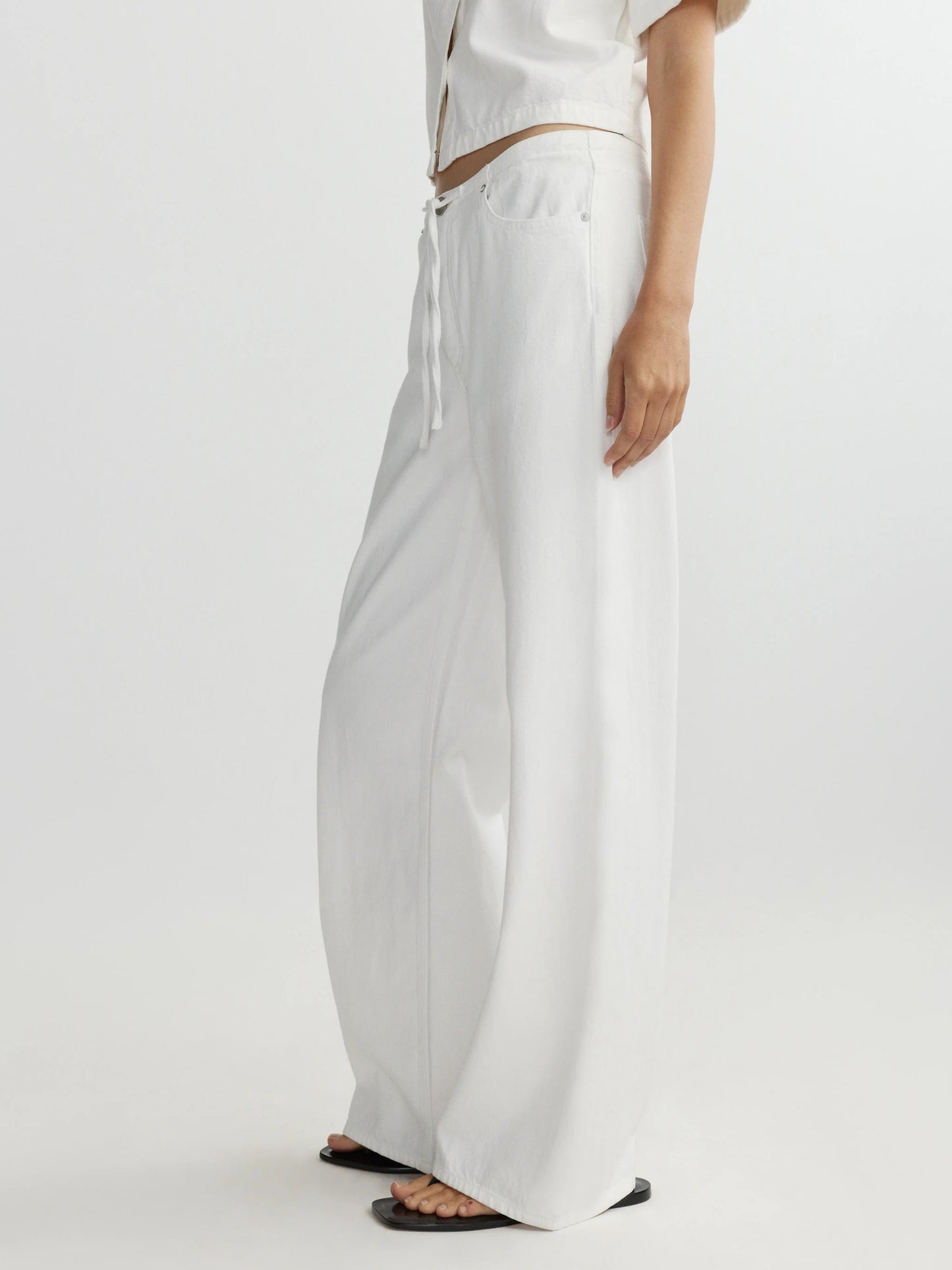 Sienna Low-Slung Wide Leg Relaxed 31” Jeans