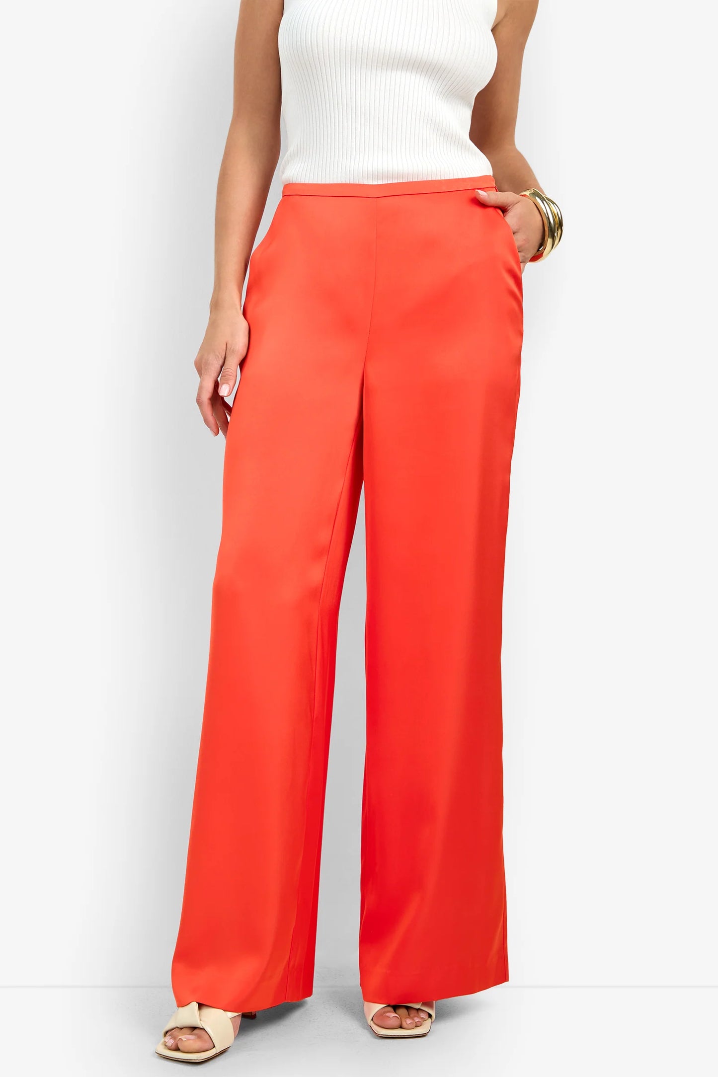Tavia Pant