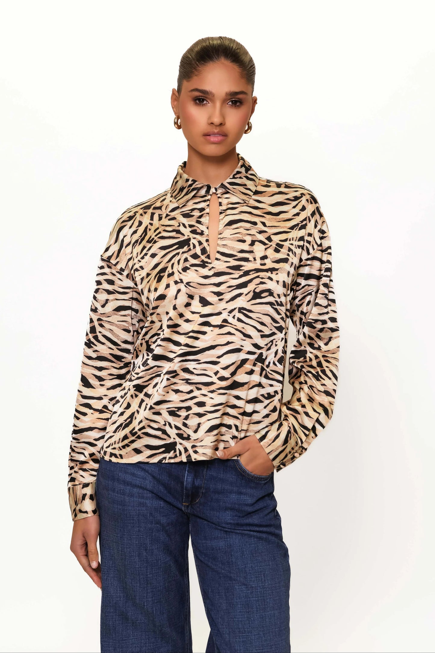 Tie Keyhole L/S Top