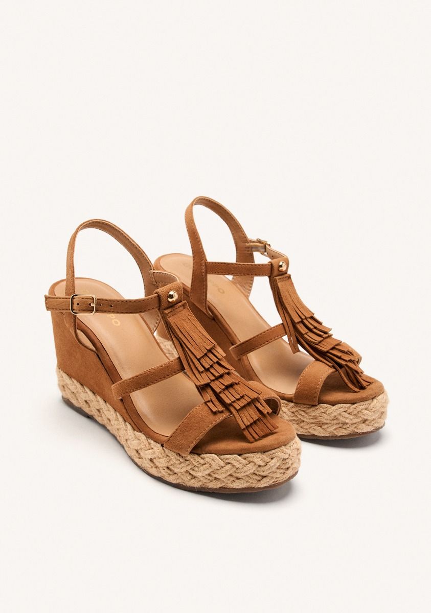 Elderon Fringe Wedge