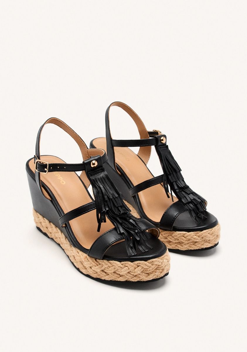 Elderon Fringe Wedge