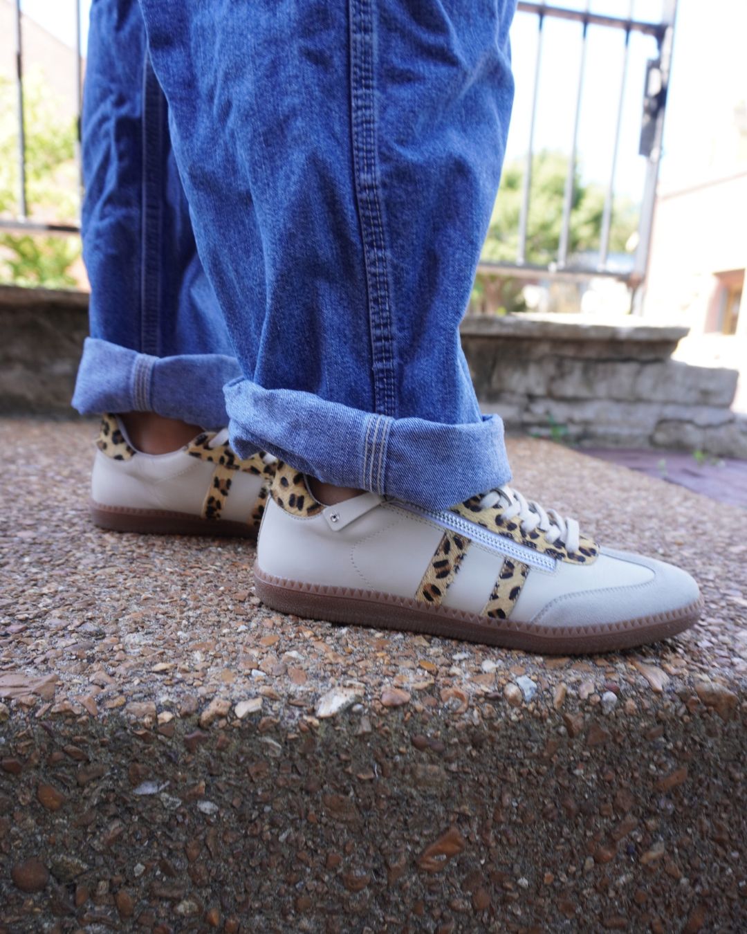 To Paz Sneaker
