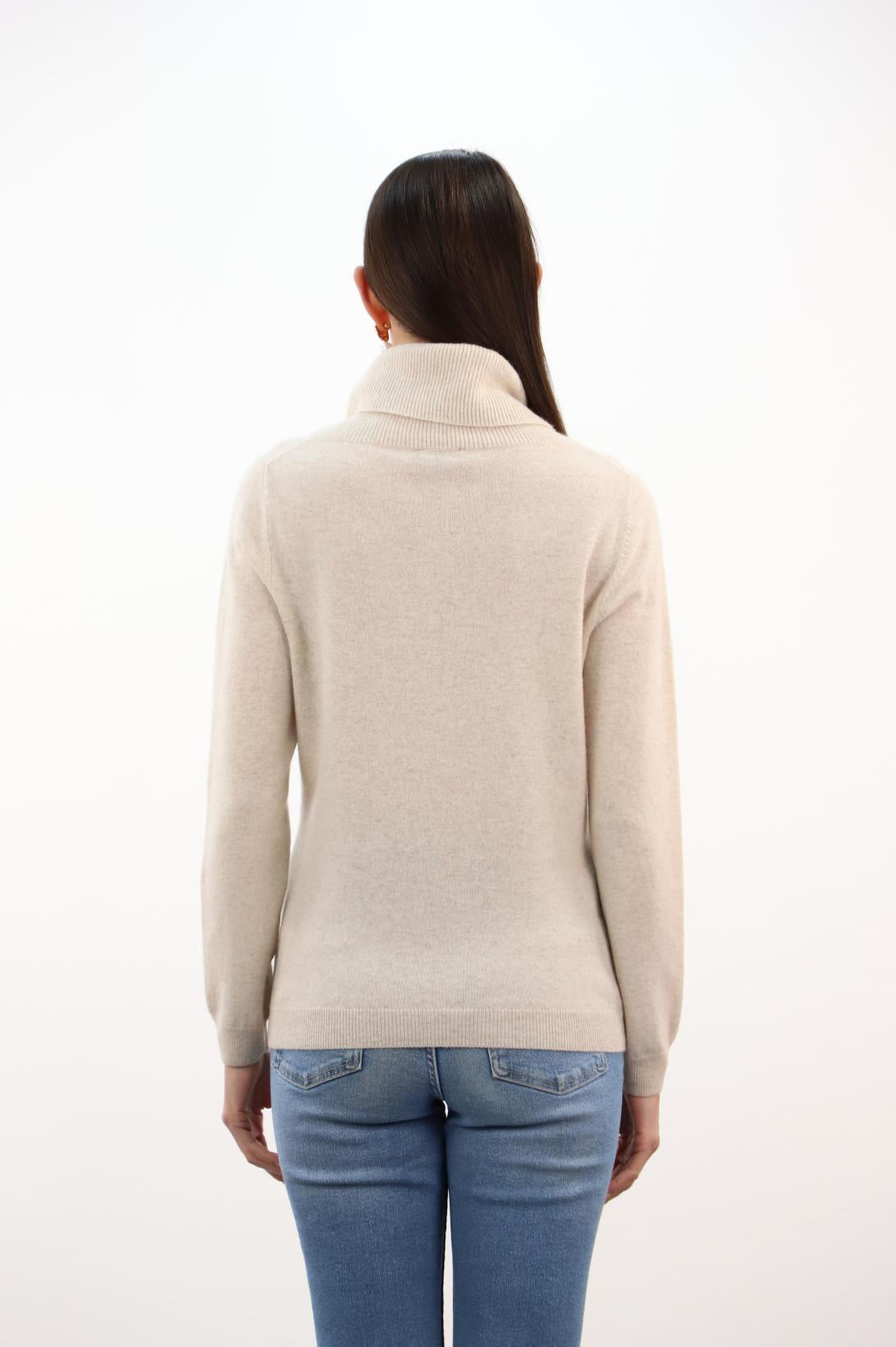 Roll-Neck Sweater w/ Skiers Embroidery