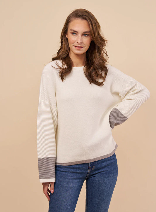 Crew Neck Sweater w Contrast Sleeve