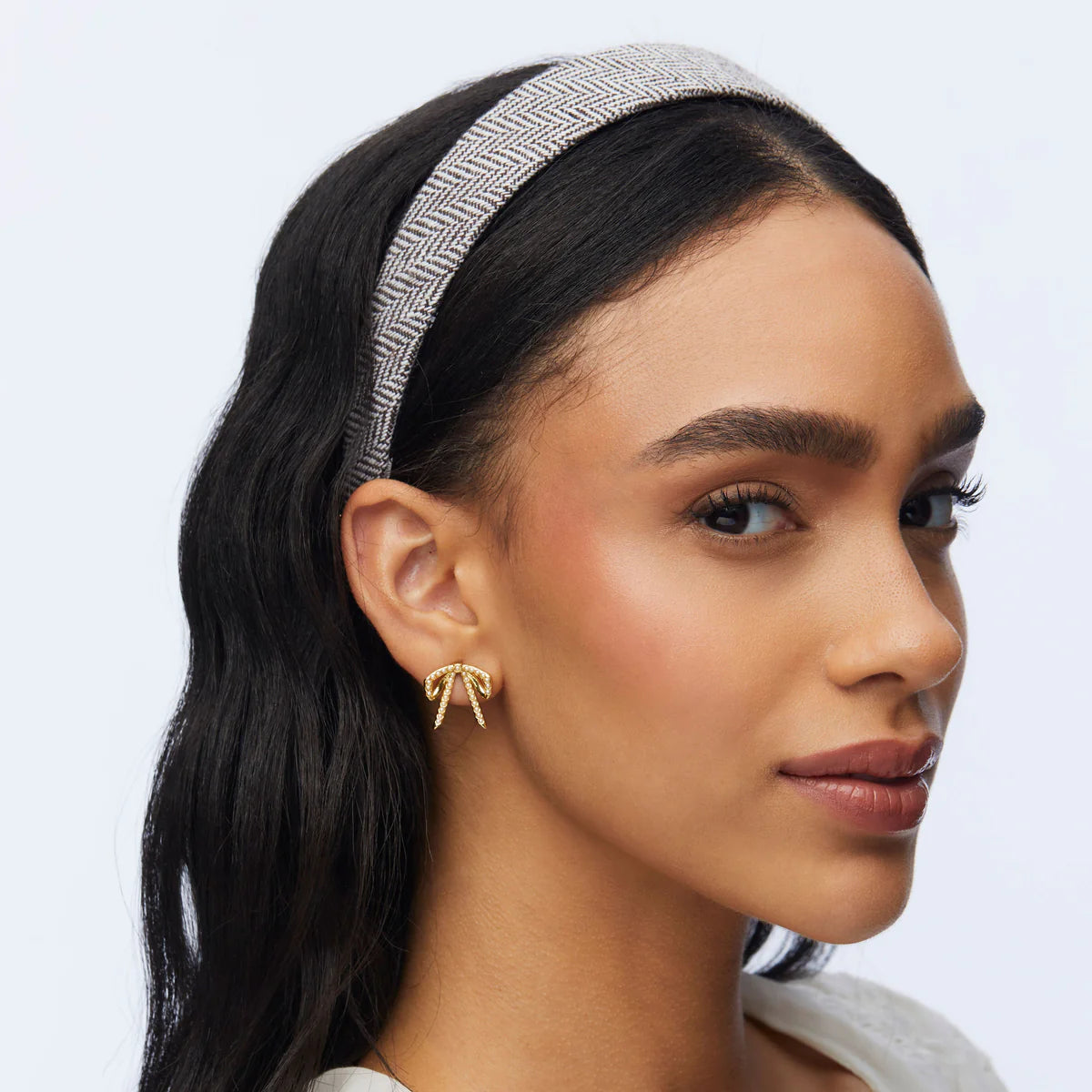 Pearl Mini Bow Stud Earring