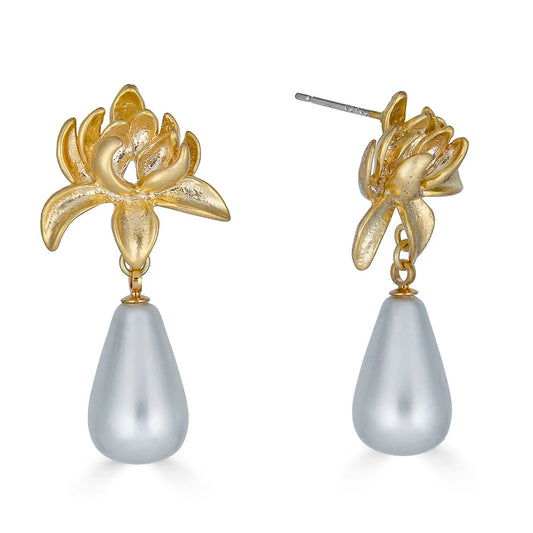 Lily Shell Pearl Earrings