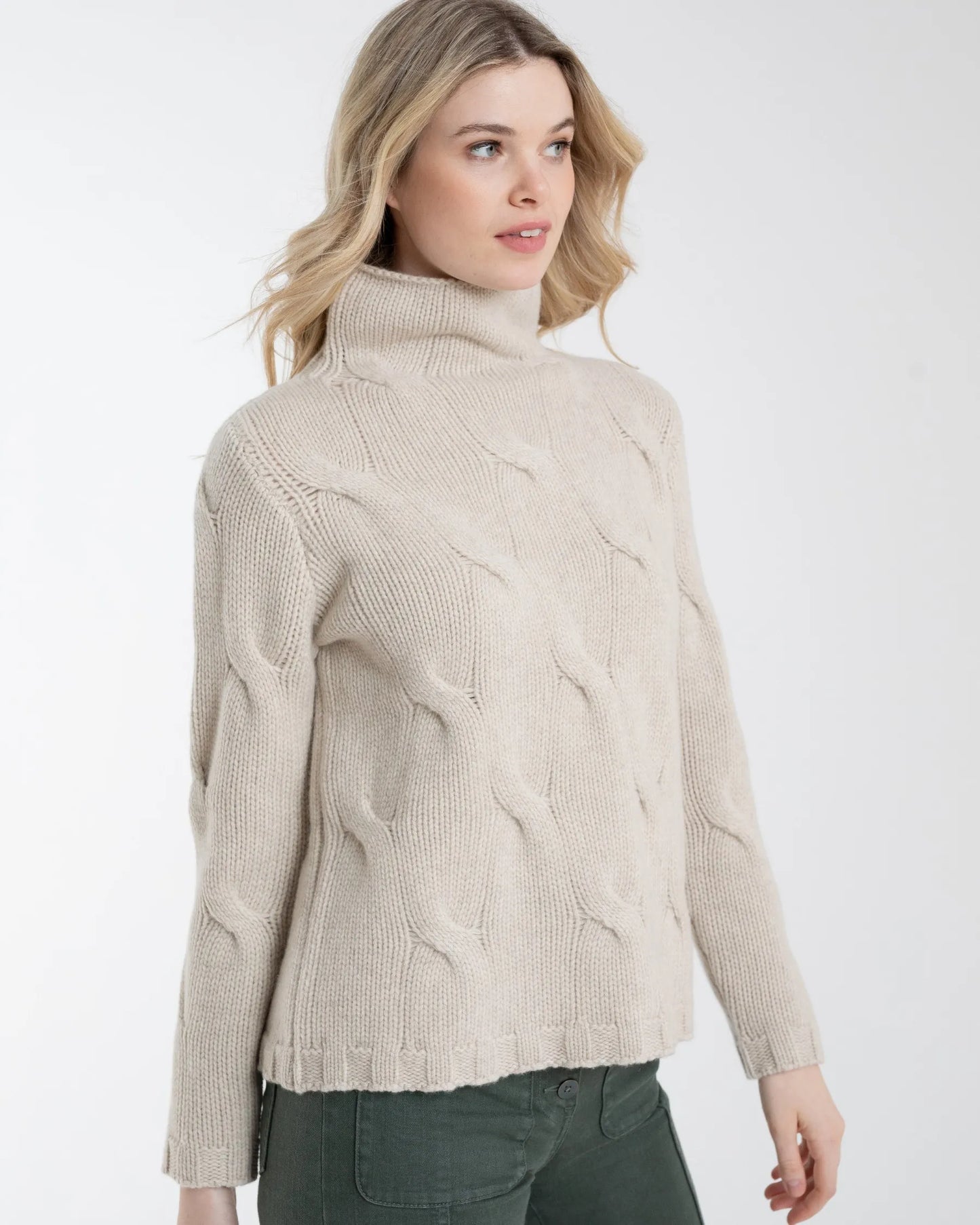 Merino Cable Crew Neck Pullover