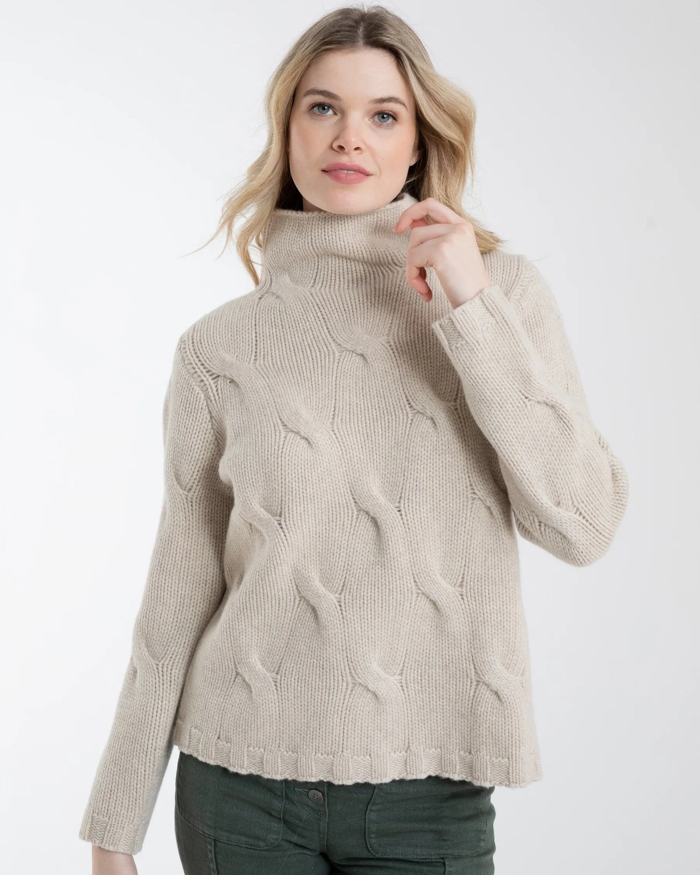 Merino Cable Crew Neck Pullover