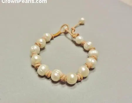 Leather Knot Pearl Bracelet