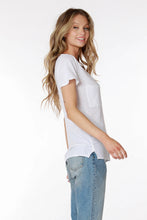 Load image into Gallery viewer, V-Neck Linen Pocket Tee
