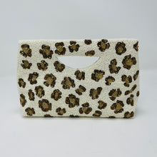 Load image into Gallery viewer, Animal Print Handle Purse

